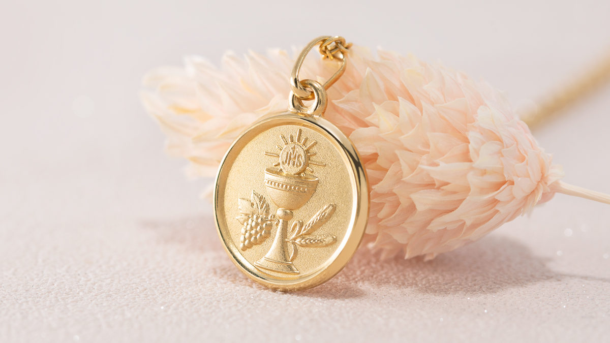 First Communion Chains First Communion Pendants – Fatima's Fine Jewelry